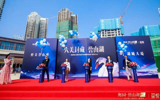 “太阳成tyc7111cc官网”宝华洲社区:走访慰问社区失独家庭(图2) 太阳成tyc7111cc官网