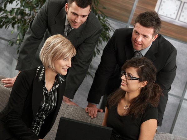 奥运冠军“领跑”杭州5000名市民健康行走5公里-tyc7111cc太阳成集团(图2) tyc7111cc太阳成集团