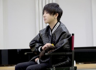 太阳成tyc7111cc_爱满重阳!健安社区金婚银婚夫妇共圆婚纱梦(图3) 太阳成tyc7111cc