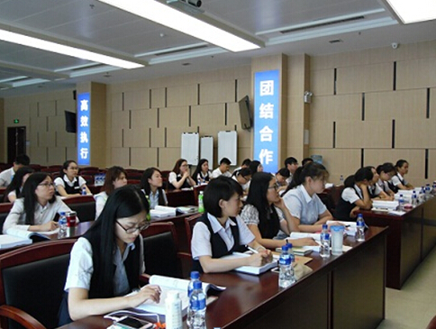 太阳成tyc7111cc官网_横山社区公选入党积极分子(图4) 太阳成tyc7111cc官网